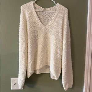 Jolie & Joy Women's Cream V-Neck Sweater